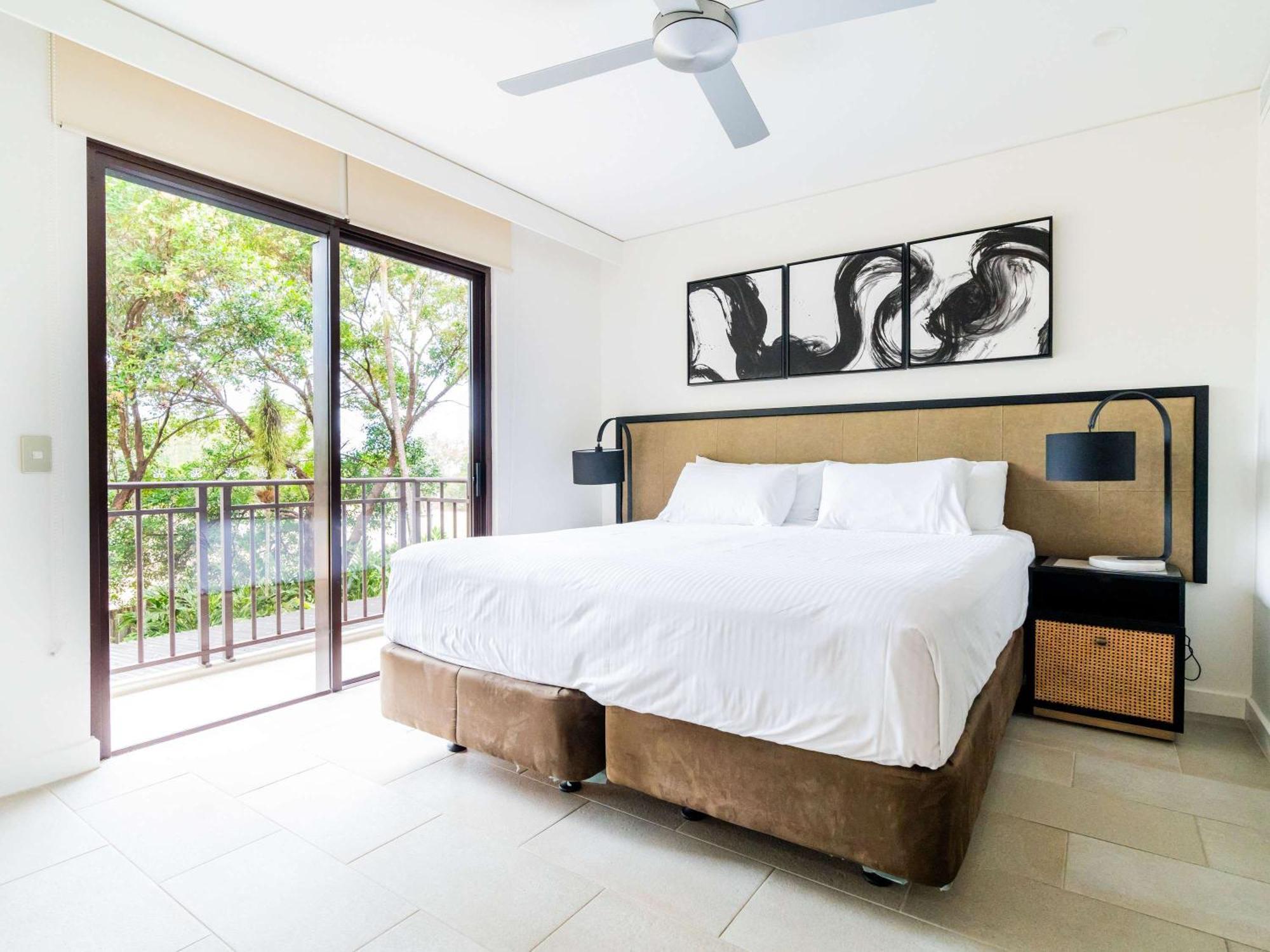 Pullman Palm Cove Sea Temple Resort & Spa Exterior photo