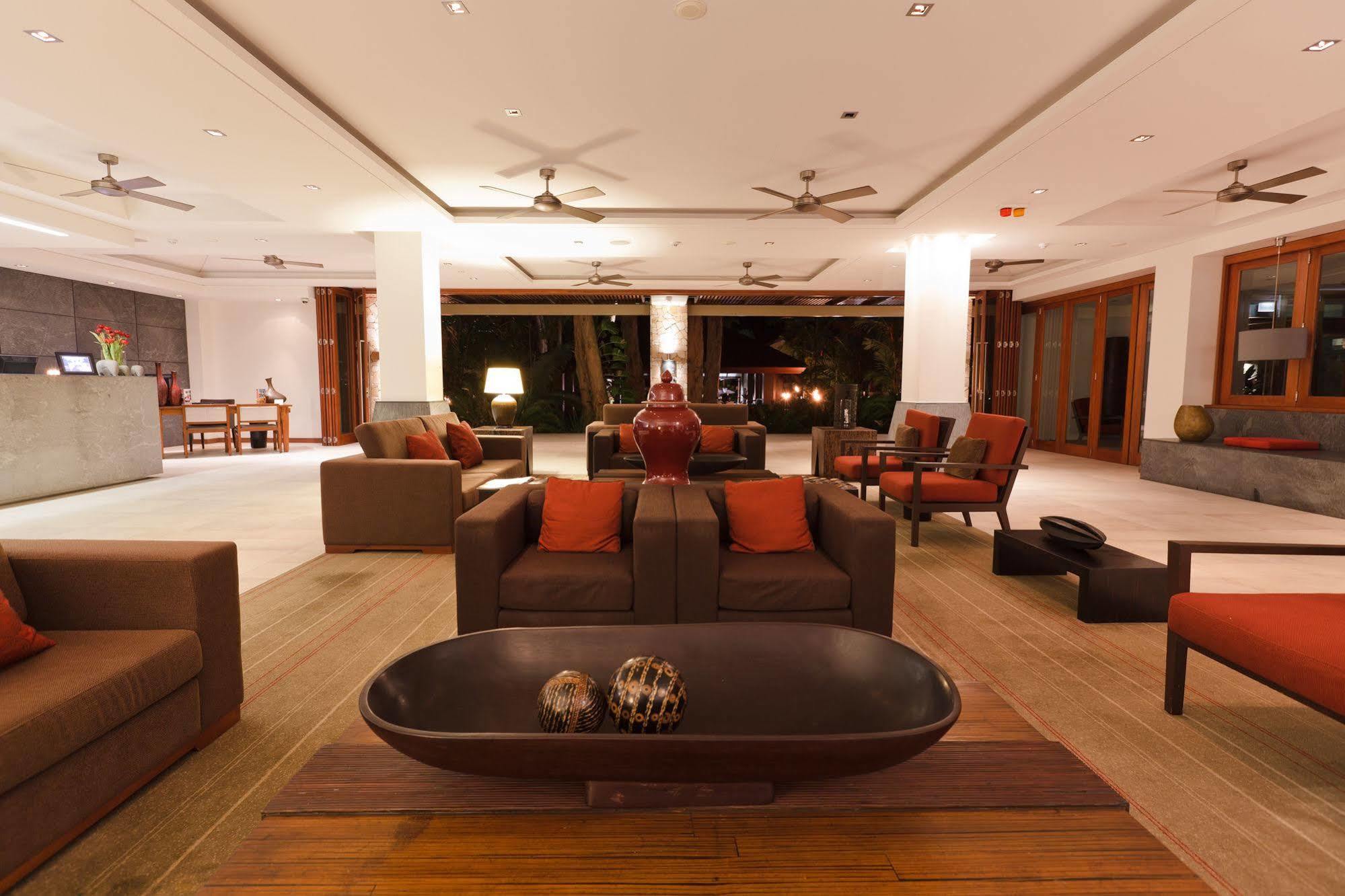 Pullman Palm Cove Sea Temple Resort & Spa Exterior photo