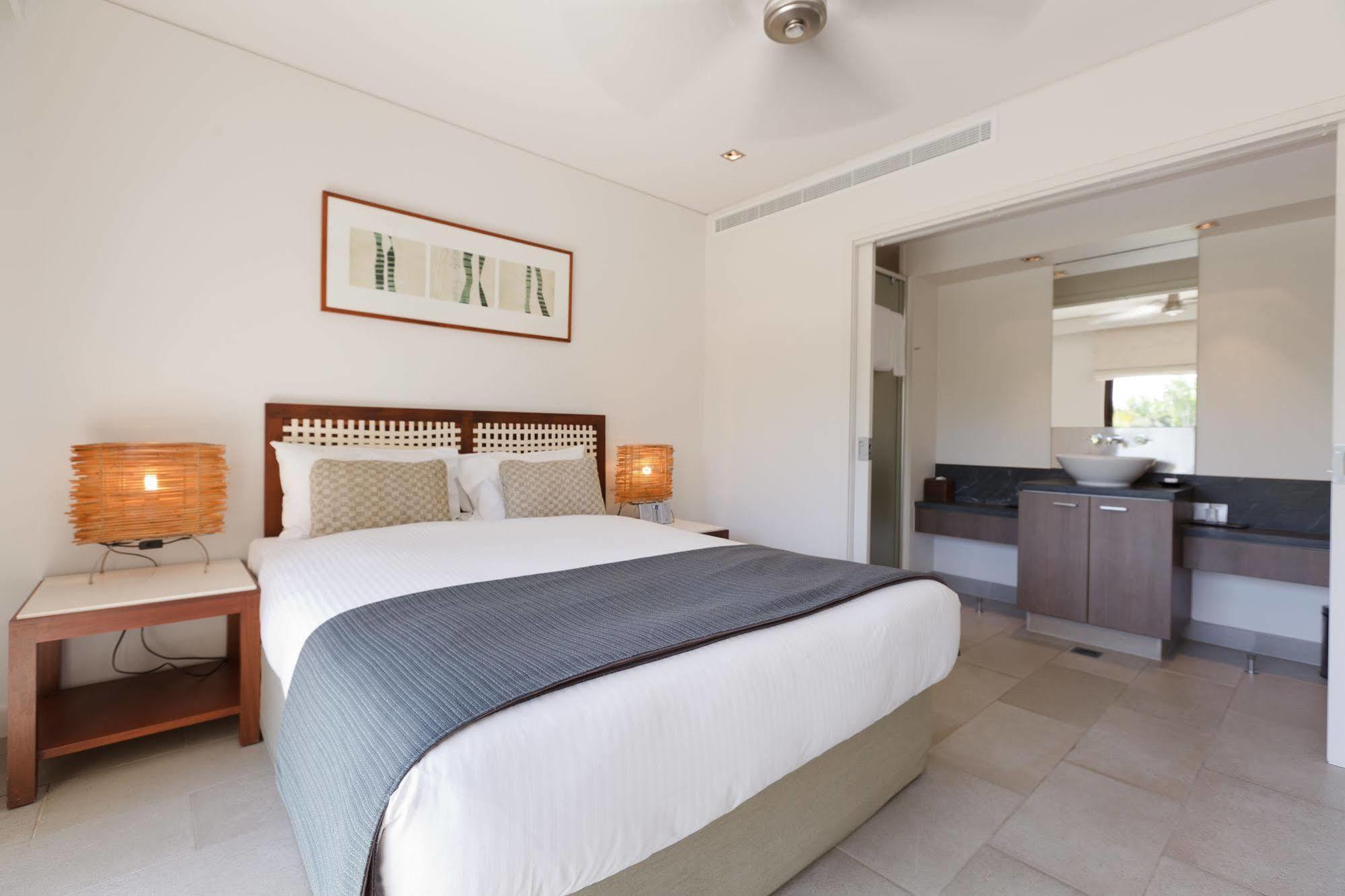 Pullman Palm Cove Sea Temple Resort & Spa Exterior photo
